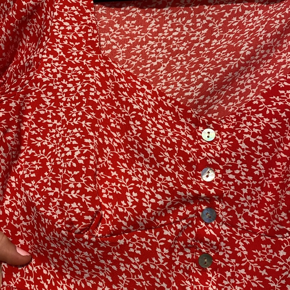 Red top - Picture 2 of 3